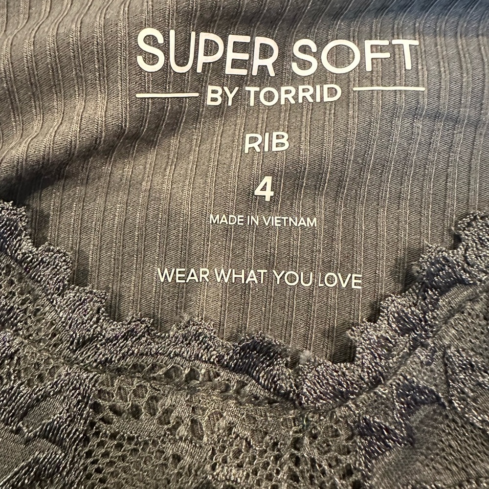 Super Soft Ribbed Sweetheart Top - Picture 5 of 6